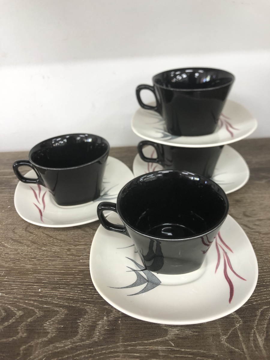 Alfred Meakin Burgundy Gold Plates x 4 18 cm Diameter