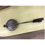 VINTAGE Round Jaffle Iron Toastie Toaster Maker Black Bakelite Handles 