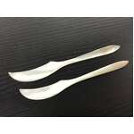 VINTAGE Mother of Pearl Spreader Knives - Small 