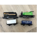 Hornby Little Giant Locomotive OO Plus 3 Wagons - Shell Scrap Insulfish