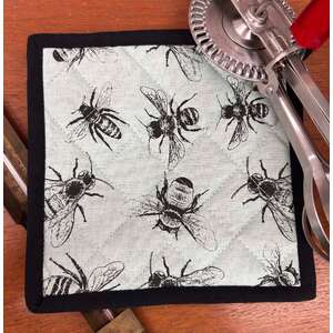 Bee Pot Holder - Sketched Sage