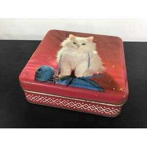 VINTAGE Nestle's Persian Kitten Hinged Lid Tin 