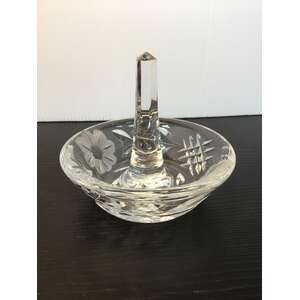 VINTAGE Crystal Ring Holder w Etched Detail 