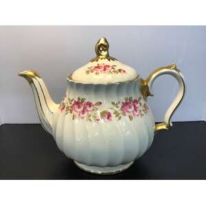 VINTAGE Sadler Teapot | Ribbed Pink Rose