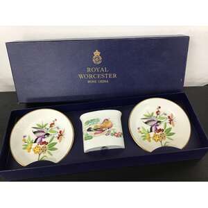 VINTAGE 1978 Royal Worcester Mandarin Birds - Boxed Set - Trinket Dishes & Small Vase 
