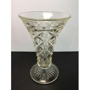 VINTAGE Pressed Glass Vase | 19 cm Tall | Diamond Pattern