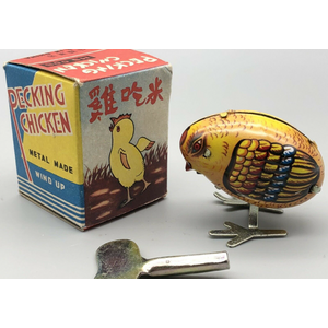 Wind Up Tin Toy - Pecking Chicken