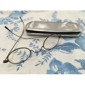 VINTAGE Spectacles in Metal Case - Wire Framed