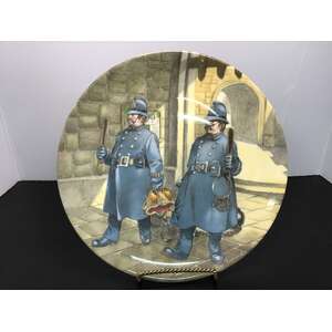 Wedgwood Wind in the Willows Display Plate | Toad in Chains | 20 cm Diameter