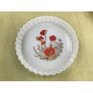 RETRO Arcopal France Milk Glass Pie Dish | Orange Poppy | 27 cm Diameter