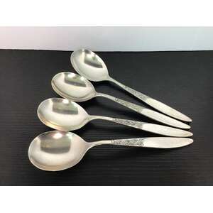 VINTAGE Grosvenor Silver Plate Christine Soup Spoons x 4