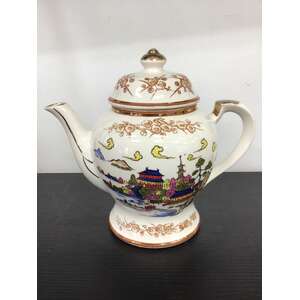 VINTAGE Japanese Teapot - Pagoda Scene 