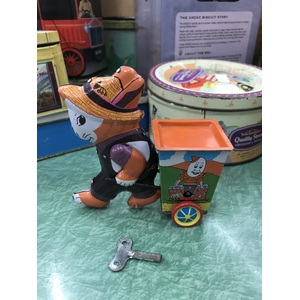 Rabbit Tin Toy - Wind Up - Collectable Retro
