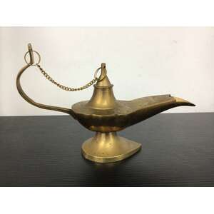 VINTAGE Brass Aladdin Genie Lamp - 21 cm Long