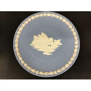Wedgwood Jasperware Sydney Opera House Plate - 21 cm 