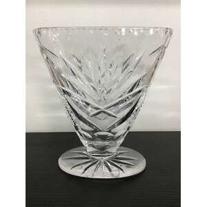 VINTAGE Crystal Vase - Oval Base - 15.5 cm Tall 