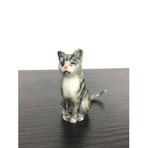 Sitting Cat Ornament | Ceramic | Grey & White Tabby | 4 cm