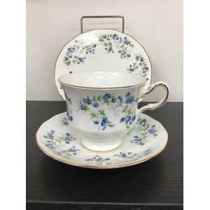VINTAGE Queen Anne Sonata Tea Cup Trio
