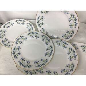 VINTAGE Queen Anne Sonata Plates - Lot of 6 - 21 cm Diameter - Bone China