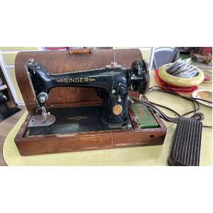 Vintage Singer Sewing Machine - 282744 - WORKING 201