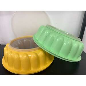 RETRO Jadeite Green & Yellow Jelly Moulds - Australia - 1 Lid