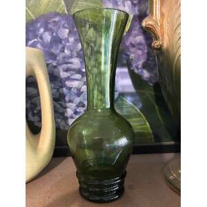 RETRO Green Glass Vase w Ribbed base - 18 cm Tall