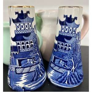 Vintage England Blue Willow Salt & Pepper Set