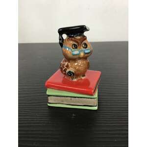 Ceramic Graduation Owl Ornament - Sitting On Books - 5 cm Tall