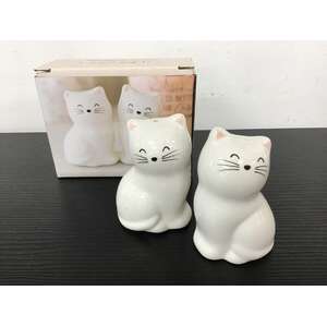 Ceramic White Cat Salt and Pepper Shakers