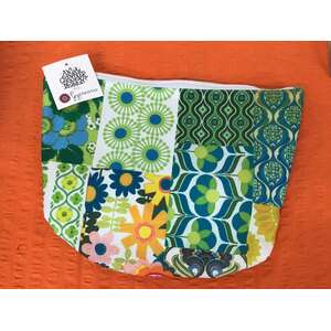 Anna Chandler Canvas Makeup Bag | 70s Green