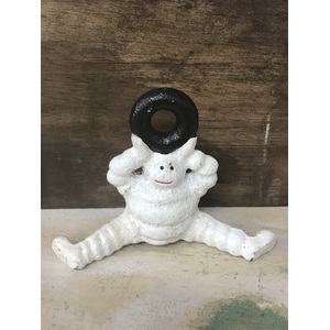 Small Michelin Man Statue - Splits - Cast Iron - 6.5 cm Tall 