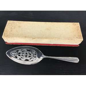 VINTAGE Rodd Cake Lifter - Pierced Design - Silver Plate