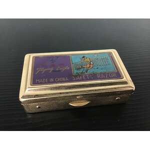 VINTAGE Flying Eagle Safety Razor Tin 