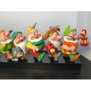 Disney by Britto Snow White & The Seven Dwarfs On Long Platform 