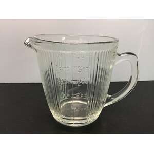 VINTAGE Depression Glass Measuring Jug 1 Pint 20 Ounce