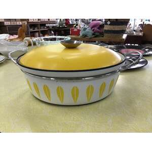 RETRO Cathrinholm Yellow On White Casserole Dish 
