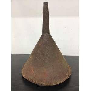 VINTAGE Willow Australia Metal Funnel | 21.5 cm Tall